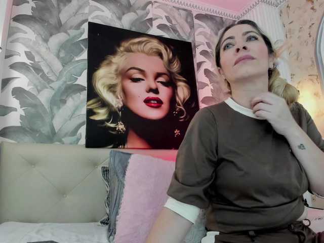 viktoria-davis live cam on BongaCams