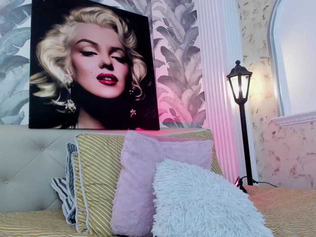 viktoria-davis live cam on BongaCams