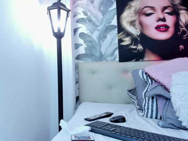 viktoria-davis live cam on BongaCams