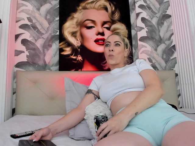viktoria-davis live cam on BongaCams