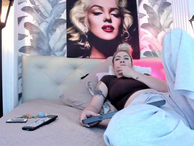 viktoria-davis live webcam show