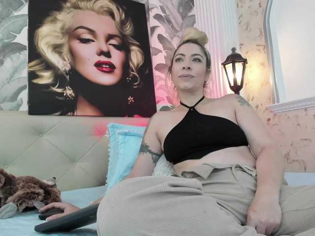 viktoria-davis live cam on BongaCams