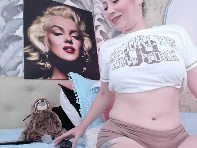 viktoria-davis live cam on BongaCams