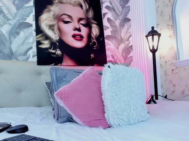 viktoria-davis live cam on BongaCams