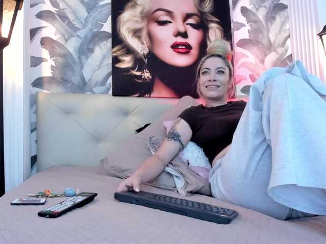 viktoria-davis live cam on BongaCams