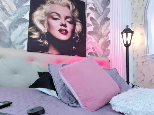 viktoria-davis live cam
