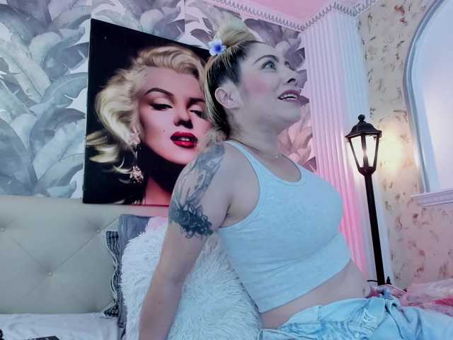 viktoria-davis live cam on BongaCams