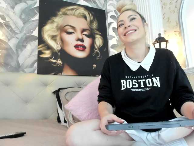viktoria-davis live cam on BongaCams