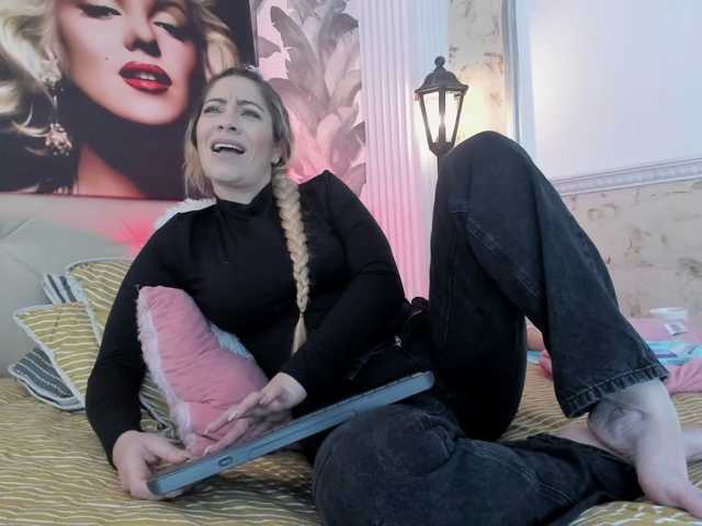 viktoria-davis live cam on BongaCams