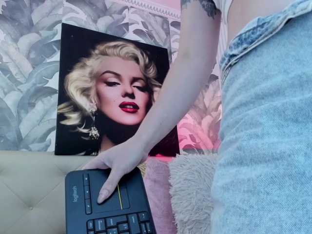 viktoria-davis live cam on BongaCams