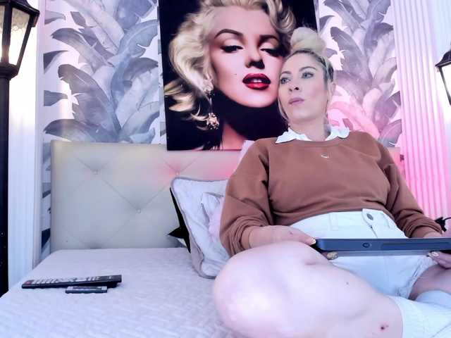 viktoria-davis live cam on BongaCams