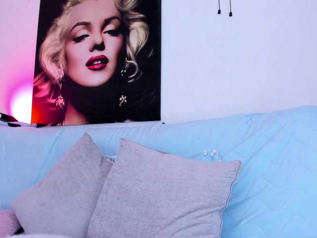 viktoria-davis live cam on BongaCams