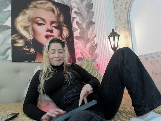 viktoria-davis live cam on BongaCams