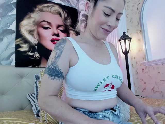viktoria-davis live cam on BongaCams