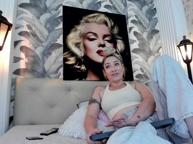 viktoria-davis live cam on BongaCams