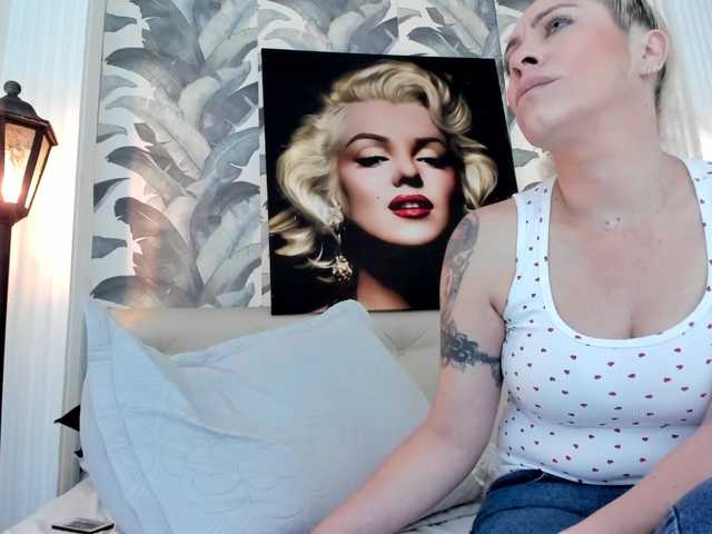 viktoria-davis live cam on BongaCams