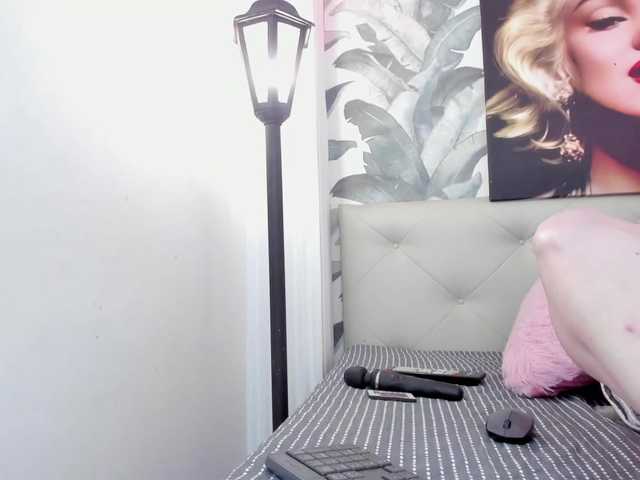 viktoria-davis live cam on BongaCams