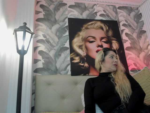 viktoria-davis live cam on BongaCams