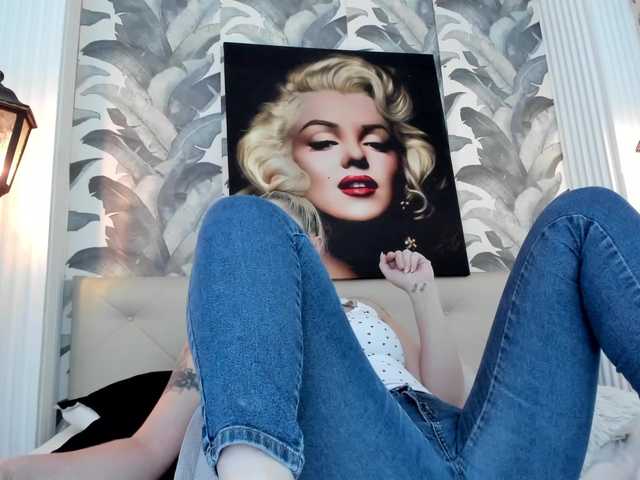 viktoria-davis live cam on BongaCams