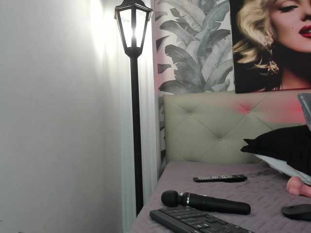 viktoria-davis live cam on BongaCams