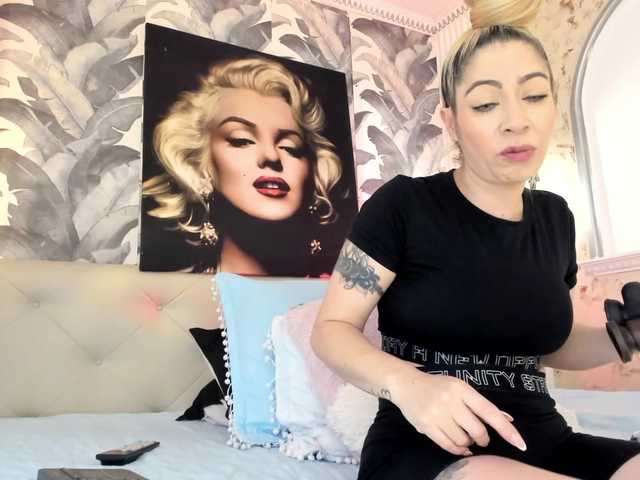viktoria-davis live cam on BongaCams