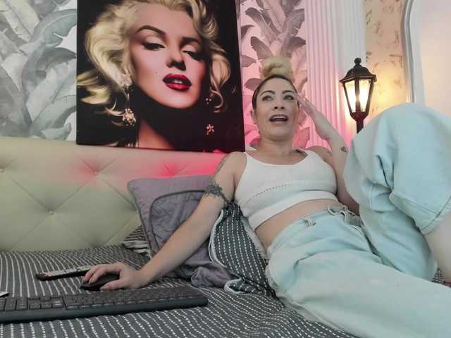 viktoria-davis live cam on BongaCams