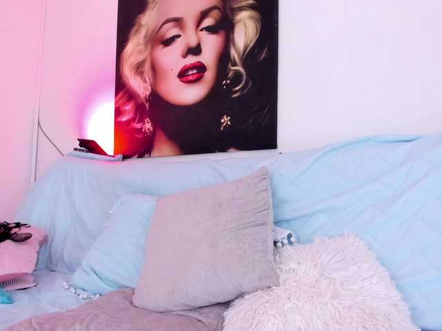 viktoria-davis live cam on BongaCams