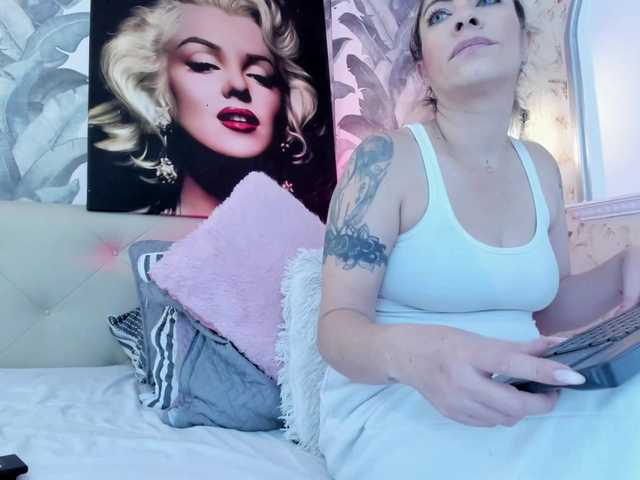 viktoria-davis live cam preview