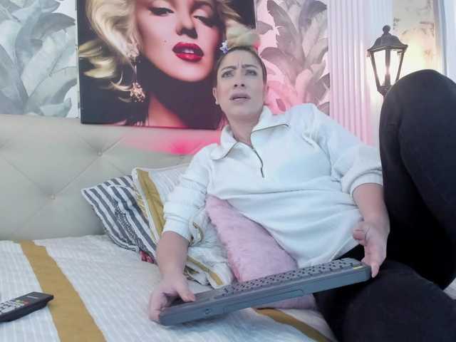 viktoria-davis live cam on BongaCams