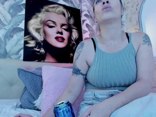 viktoria-davis live cam on BongaCams