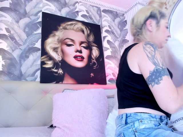 viktoria-davis live webcam show