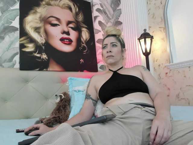 viktoria-davis live cam on BongaCams