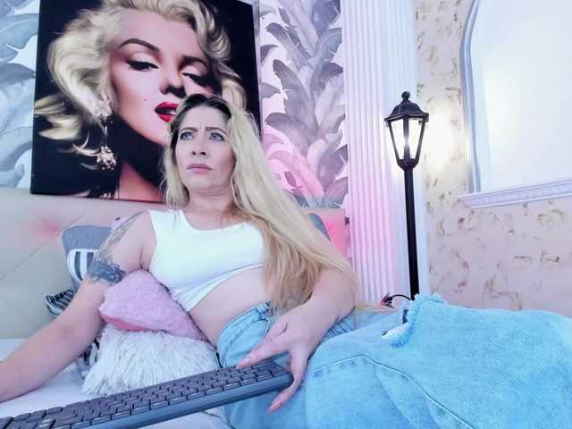 viktoria-davis live cam preview