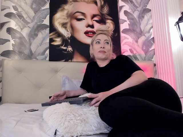 viktoria-davis live cam on BongaCams