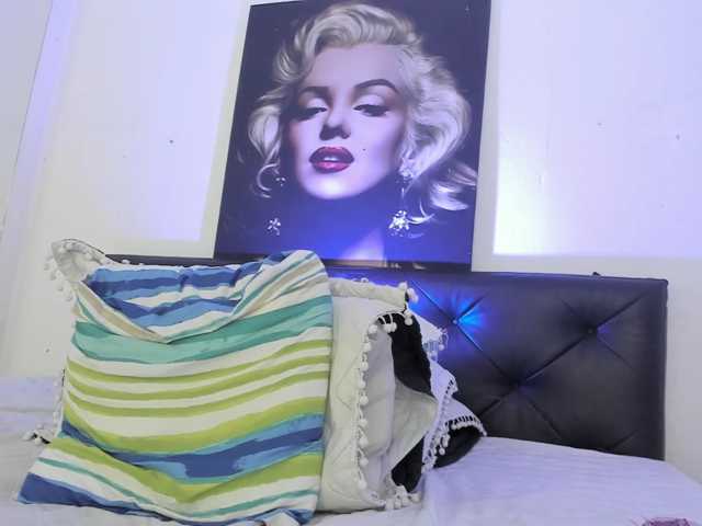 viktoria-davis live cam on BongaCams