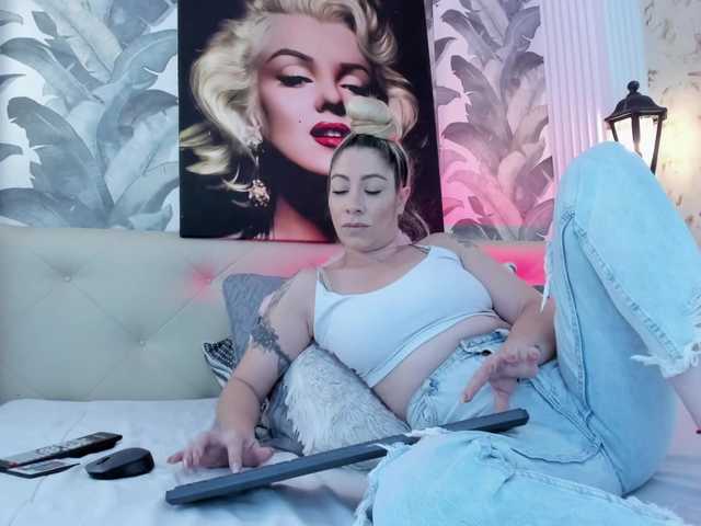 viktoria-davis live cam on BongaCams