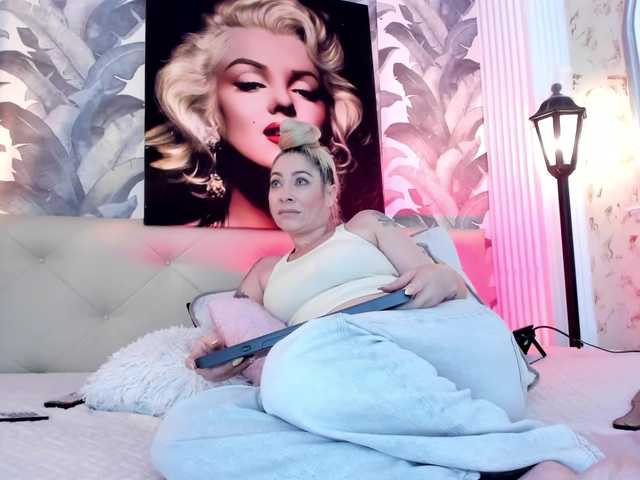 viktoria-davis live cam on BongaCams
