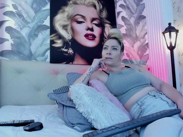 viktoria-davis live cam on BongaCams