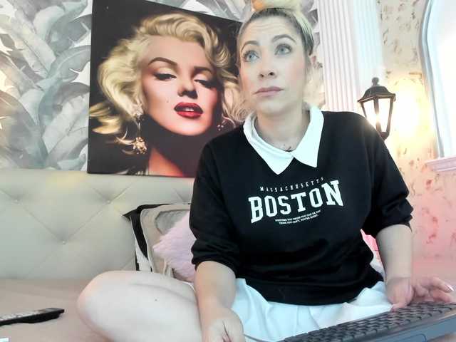 viktoria-davis live webcam show