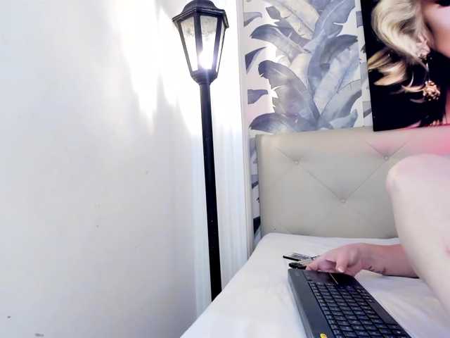 viktoria-davis live cam on BongaCams