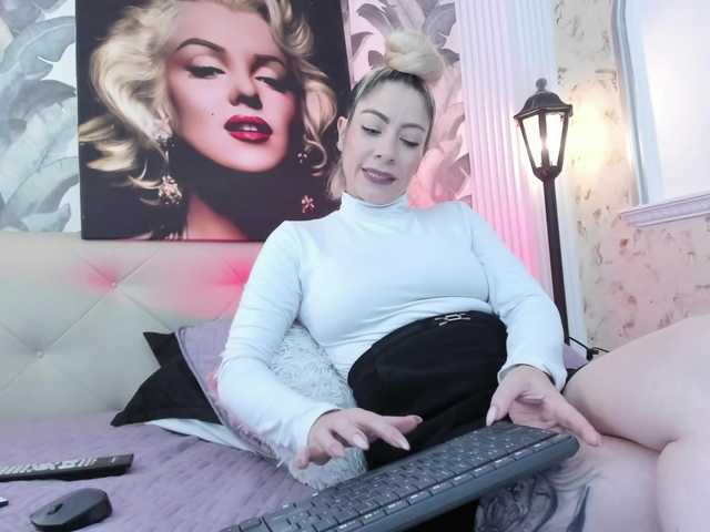viktoria-davis live cam
