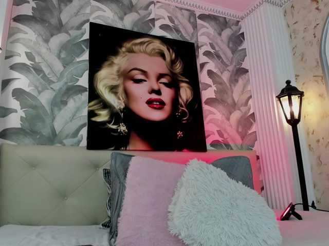 viktoria-davis live cam preview