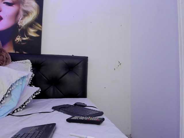 viktoria-davis live cam on BongaCams