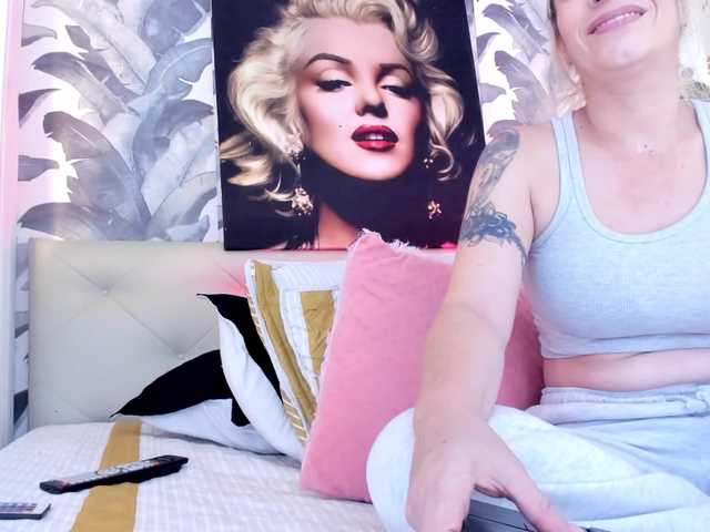 viktoria-davis live cam on BongaCams