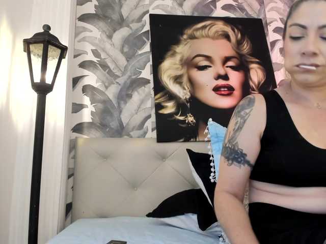viktoria-davis live cam on BongaCams