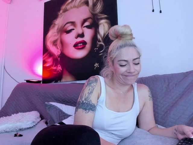 viktoria-davis live cam on BongaCams