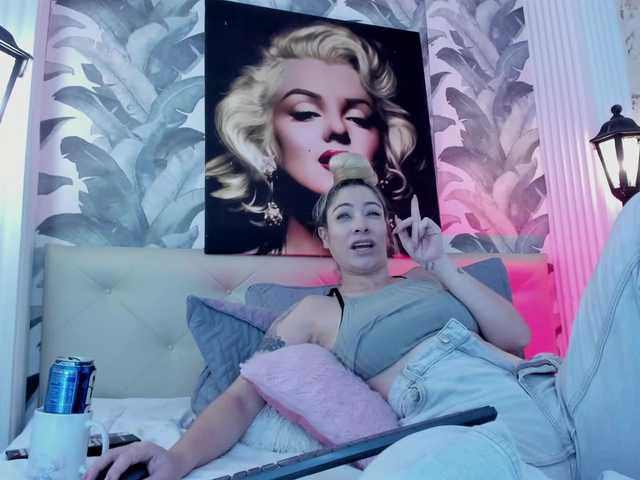 viktoria-davis live cam on BongaCams