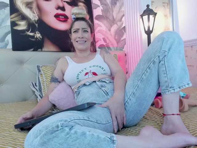 viktoria-davis live cam on BongaCams