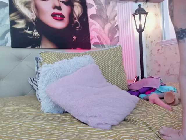 viktoria-davis live cam on BongaCams