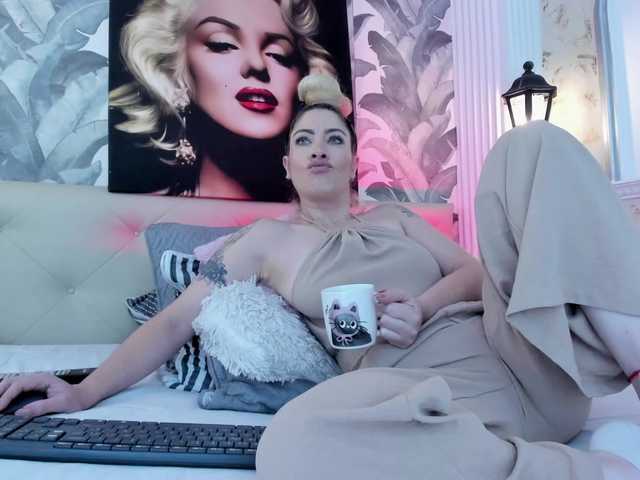 viktoria-davis live cam on BongaCams